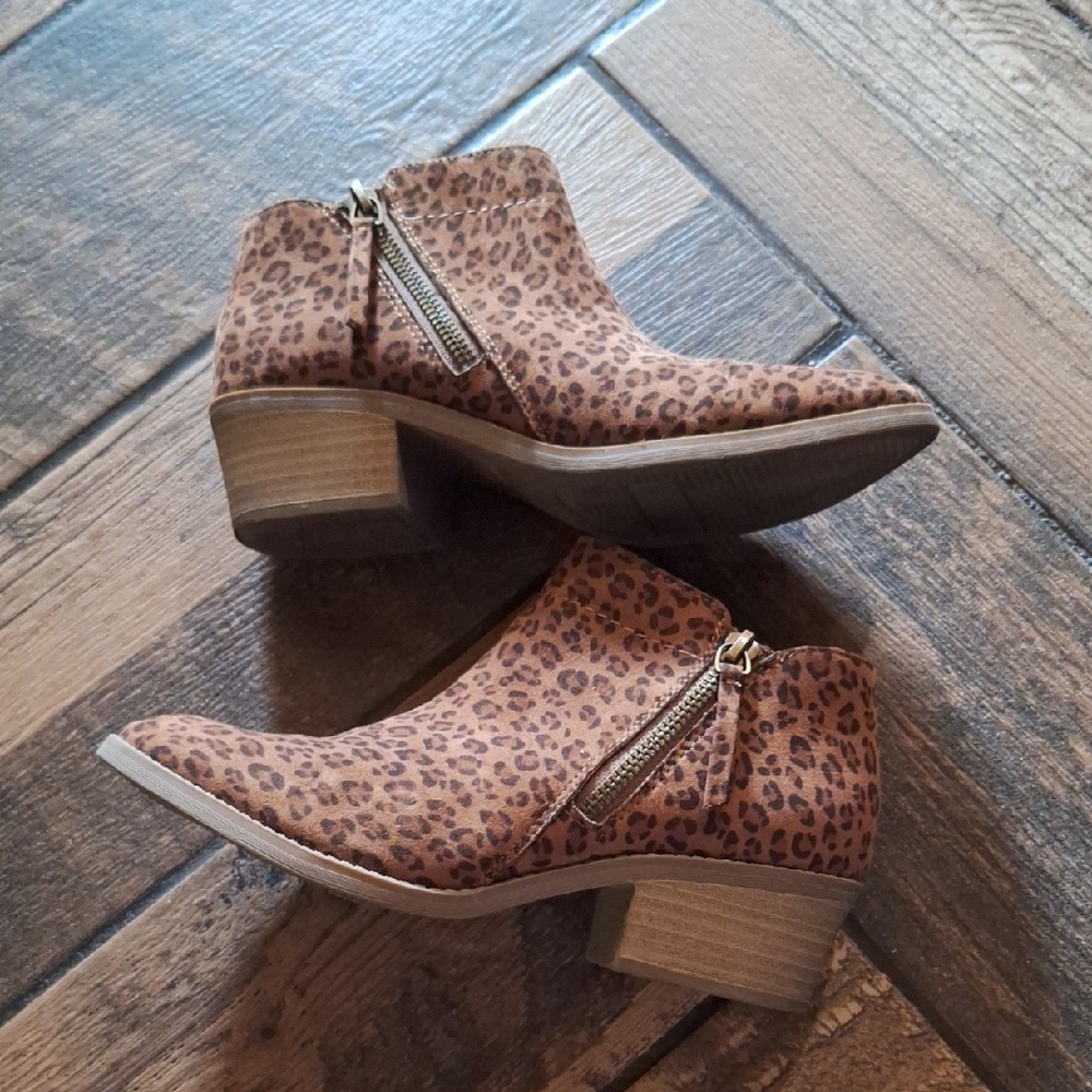 Time and Tru Brown Ankle Boots with Leopard Print